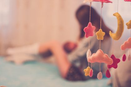 mamma con bambino appena nato